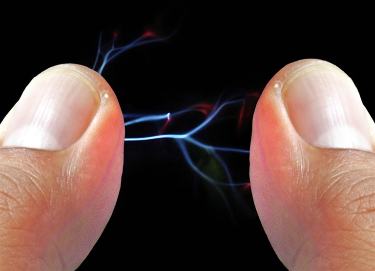 Loại bỏ tĩnh điện bằng tạo ẩm